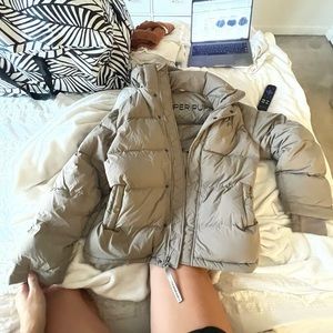 Aritzia TNA THE SUPER PUFF